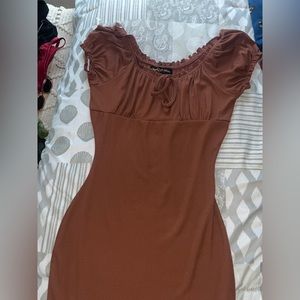 Selling these dress I never wear them only wore once for a hour.